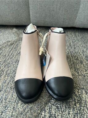 Zara Cream and Black Kids Ankle Captoe Boots Booties size 11